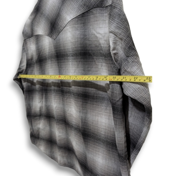 Levis Dylan Western Shirt Womens Small Relaxed Fit Gray Plaid Flannel Pearl Snap - Picture 10 of 10